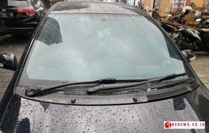 jamur kaca mobil bekas